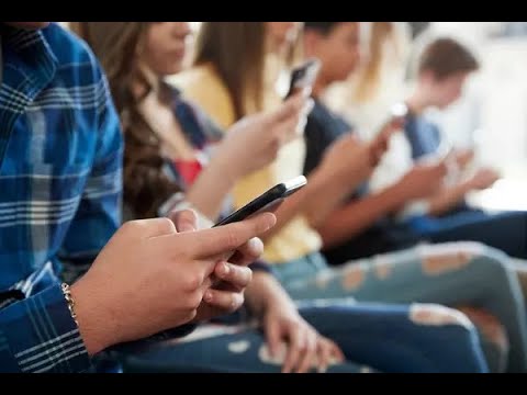 Unplugged Minds - The Unseen Impact of Technology Addiction (4 Minutes)