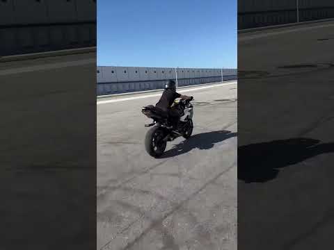 11 year old kid riding 600cc motorcycle!